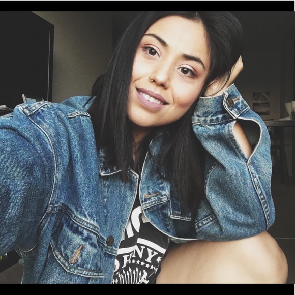 Meet your Posher, Alex - Picture 1 of 1